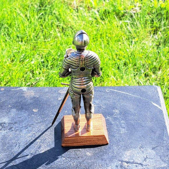 King Henry VIII Pewter Statue Combat Armor - Picture 5 of 10